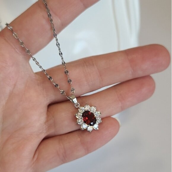 Vintage Sterling Silver Red Garnet Crystal CZ Royal Pendant Twist Chain Necklace - Picture 10 of 13